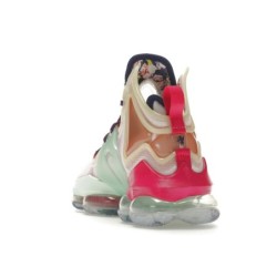 Nike LeBron 19 - Chaussure de Basketball Signature Haute Performance